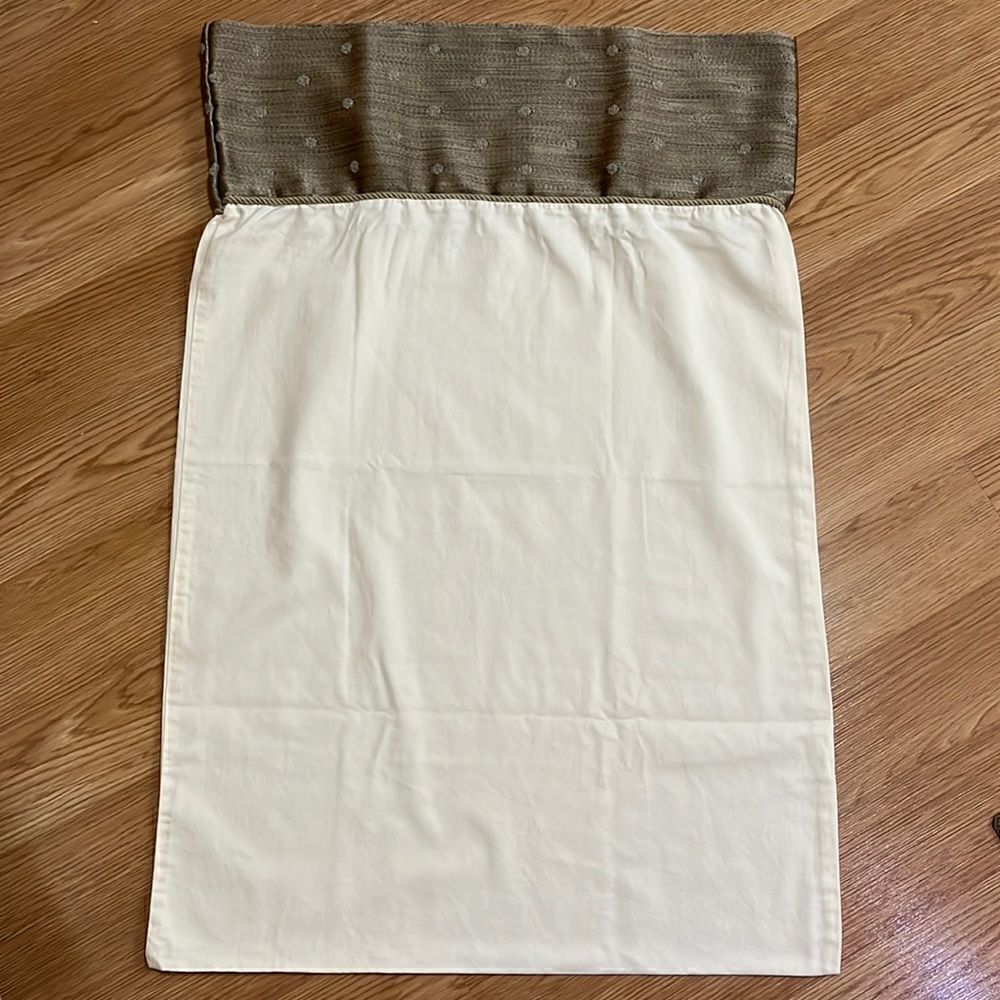 Veratex Queen Set of 2 Pillowcases - Picture 2 of 4
